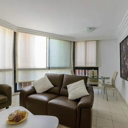 Center Apartment *