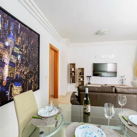 Center Apartment *